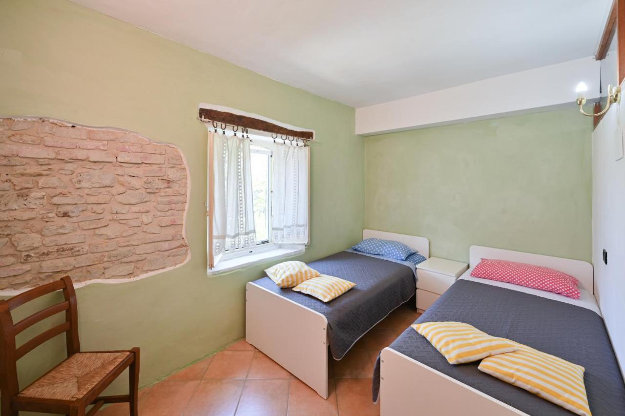 Casale Romani Country Residence Cerreto Castello Bagian luar foto